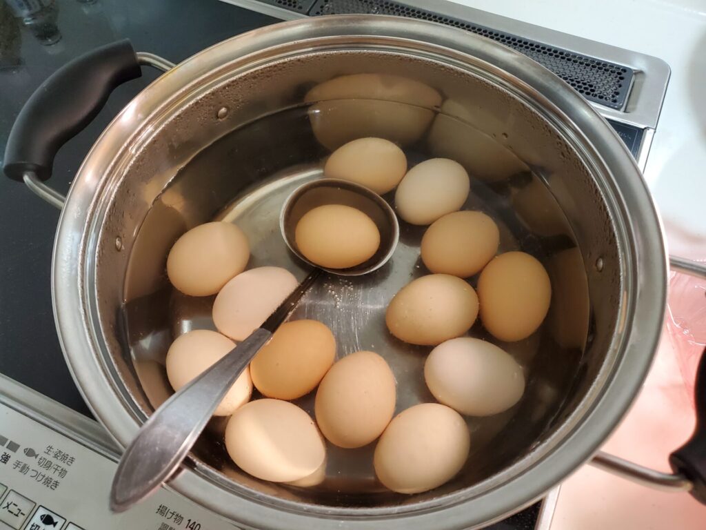 ゆで卵入れ方